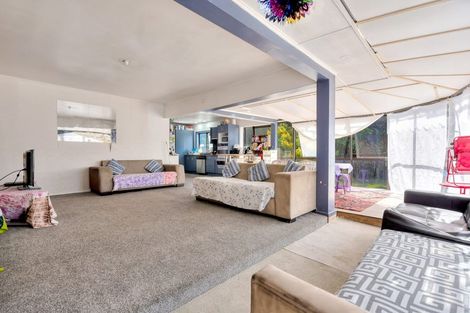 Photo of property in 9 Snell Avenue, Papakura, 2110