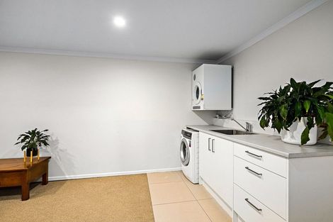 Photo of property in 325 Don Buck Road, Massey, Auckland, 0614