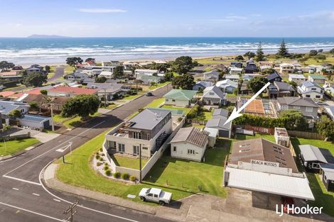 Photo of property in 32 Beach Road, Waihi Beach, 3611