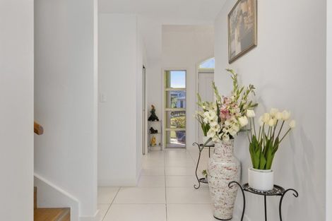 Photo of property in 28 Magnolia Rise, Waipahihi, Taupo, 3330