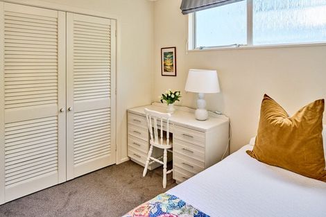 Photo of property in 54 Gloaming Hill, Titahi Bay, Porirua, 5022