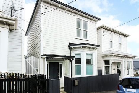 Photo of property in 68 Roxburgh Street, Mount Victoria, Wellington, 6011