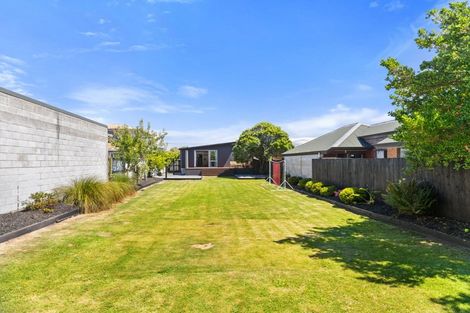 Photo of property in 43 Estuary Road, New Brighton, Christchurch, 8061