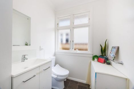 Photo of property in 35 Hardie Street, Hokowhitu, Palmerston North, 4410