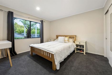 Photo of property in 8 Almond Grove, Greenhithe, Auckland, 0632