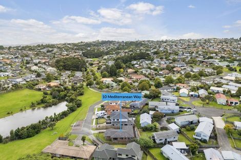 Photo of property in 10 Mediterranean Way, Goodwood Heights, Auckland, 2105