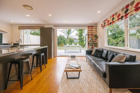 Photo of property in 24 Heatley Avenue, Hokowhitu, Palmerston North, 4410