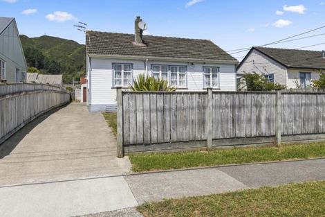 Photo of property in 150 Waddington Drive, Naenae, Lower Hutt, 5011
