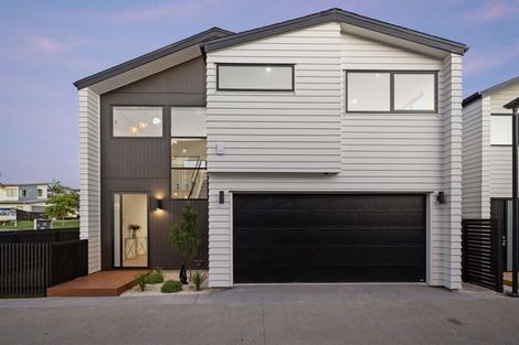 Photo of property in 7/5 Lemon Grove Lane, Greenhithe, Auckland, 0632