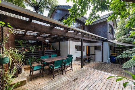 Photo of property in 2 Kaurimu Rise, Titirangi, Auckland, 0604