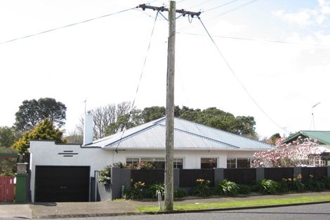 Photo of property in 55 Waiwaka Terrace, Strandon, New Plymouth, 4312