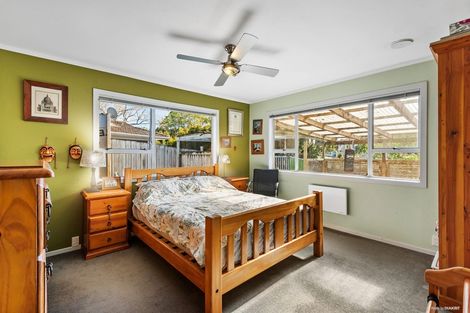 Photo of property in 1 Mirrabooka Avenue, Botany Downs, Auckland, 2010