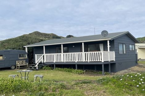 Photo of property in 11a Beach Road, Mokau, 4376