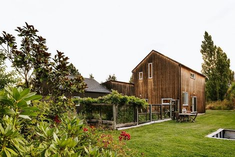 Photo of property in 2 Wineberry Lane, Wanaka, 9305