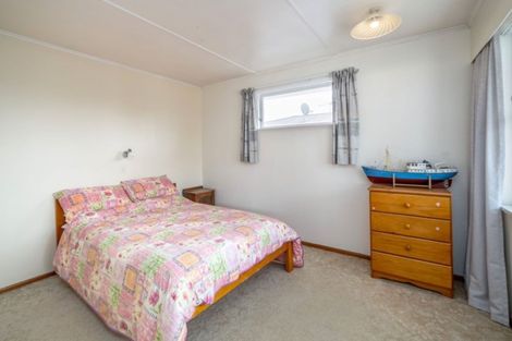 Photo of property in 33 Fergusson Street, Solway, Masterton, 5810