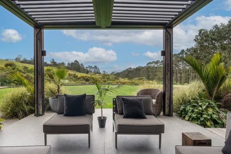 Photo of property in 426 Whitford Road, Whitford, Howick, 2571