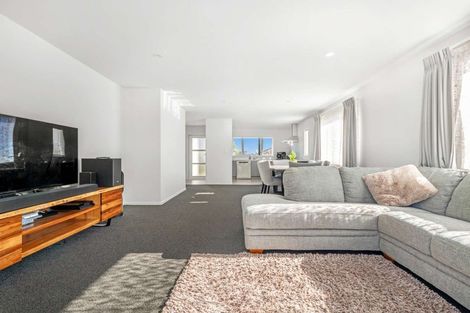 Photo of property in 8 Verdot Close, Kumeu, 0810