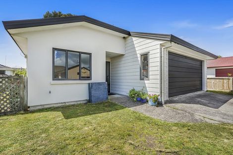 Photo of property in 2 Whinfell Lane, Nawton, Hamilton, 3200