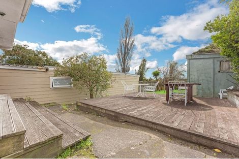 Photo of property in 11 Netherlands Avenue, Kelston, Auckland, 0602