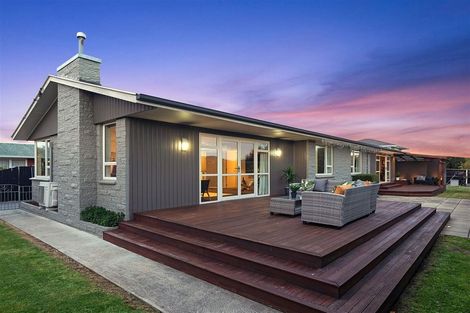 Photo of property in 20 Daniels Road, Redwood, Christchurch, 8051