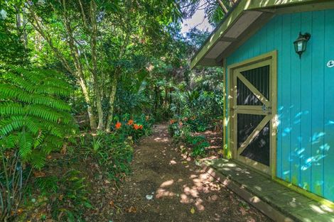 Photo of property in 195 Driving Creek Road, Coromandel, 3506