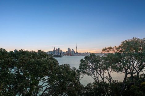 Photo of property in 51 Norwood Road, Bayswater, Auckland, 0622