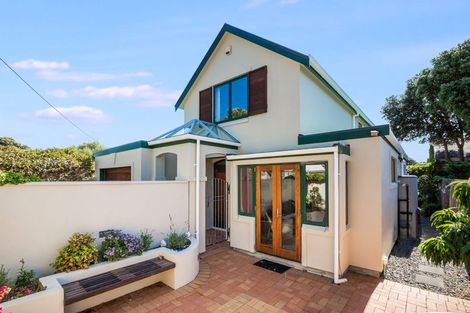 Photo of property in 34 Oroua Street, Eastbourne, Lower Hutt, 5013