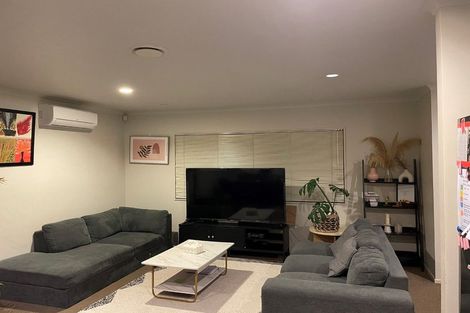 Photo of property in 11 Orbit Place, Flat Bush, Auckland, 2019