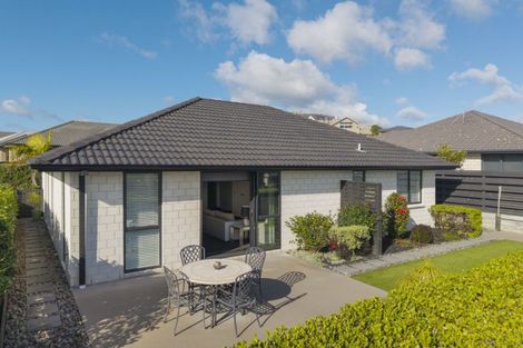 Photo of property in 18 Vista Close, Omokoroa, 3114