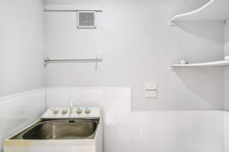 Photo of property in 38 Luton Avenue, Sunnyhills, Auckland, 2010