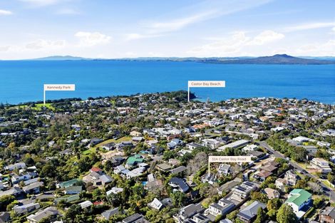 Photo of property in 32a Castor Bay Road, Castor Bay, Auckland, 0620