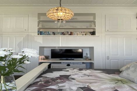 Photo of property in 32 Belt Road, Moturoa, New Plymouth, 4310