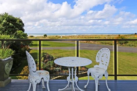 Photo of property in 1 Mchardy Place, Glenfield, Auckland, 0627