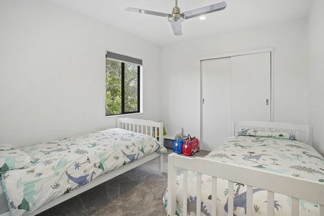 Photo of property in 18a Cottam Grove, Northcross, Auckland, 0632