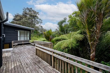 Photo of property in 37 York Road, Titirangi, Auckland, 0604