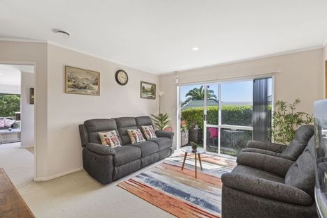 Photo of property in 10 Ryden Place, Glen Eden, Auckland, 0602
