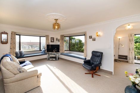 Photo of property in 2 Chestnut Court, Havelock North, 4130