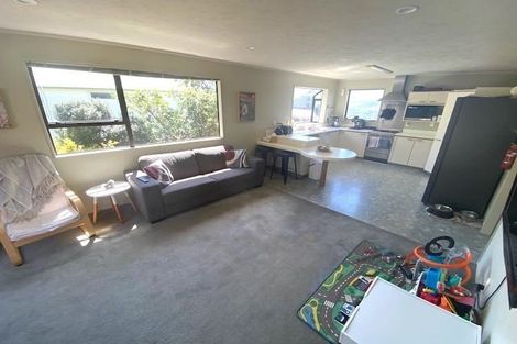 Photo of property in 43 Nalanda Crescent, Broadmeadows, Wellington, 6035