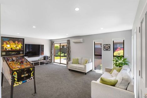 Photo of property in 4 Jacaranda Place, Parklands, Christchurch, 8083