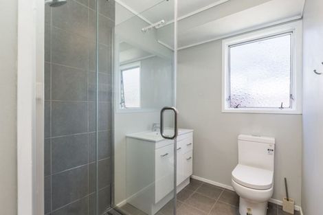 Photo of property in 1/9 Embassy Place, Glenfield, Auckland, 0629