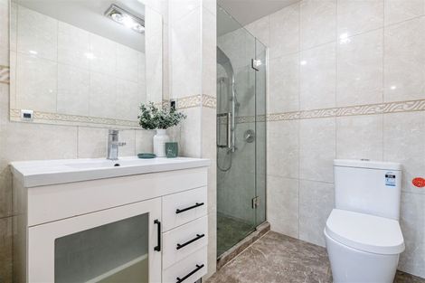 Photo of property in 17 Midhurst Avenue, Henderson, Auckland, 0612