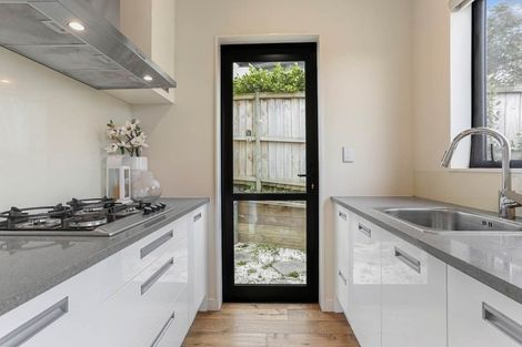 Photo of property in 65 Masons Road, Oteha, Auckland, 0632