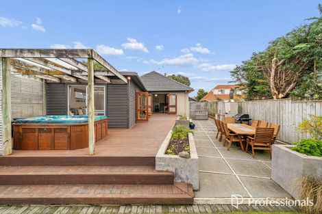 Photo of property in 1 Thornycroft Avenue, Epuni, Lower Hutt, 5011