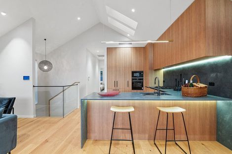 Photo of property in 15c Kiri Place, Mairangi Bay, Auckland, 0630