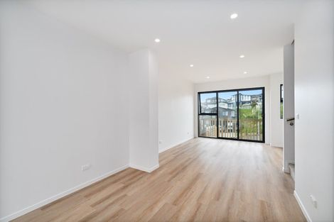 Photo of property in 8 Kautawa Lane, Massey, Auckland, 0614