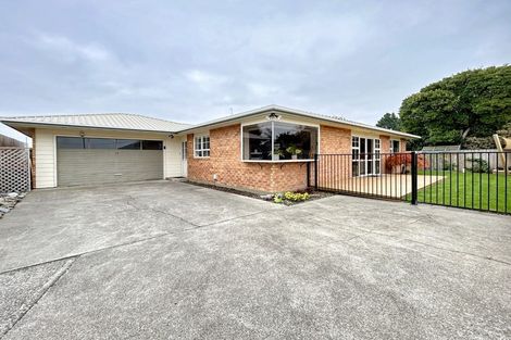 Photo of property in 37 Moa Street, Waikiwi, Invercargill, 9810