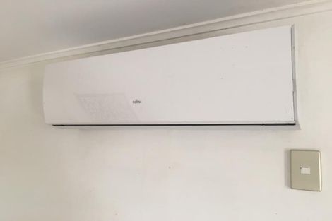 Photo of property in 31 Lyndhurst Road, Te Atatu South, Auckland, 0610