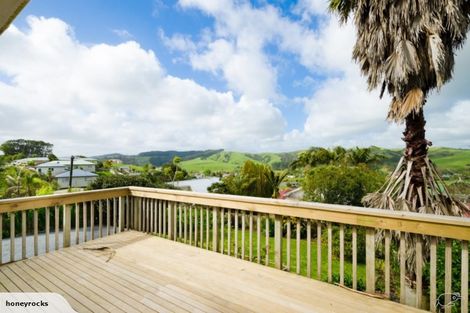 Photo of property in 10 Rautawhiri Road, Helensville, 0800