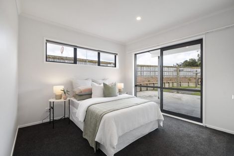 Photo of property in 11 Coutts Way, Fitzherbert, Palmerston North, 4410