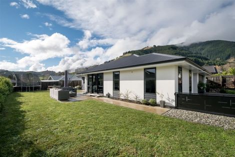 Photo of property in 25 Sanctuary Drive, Stoke, Nelson, 7011